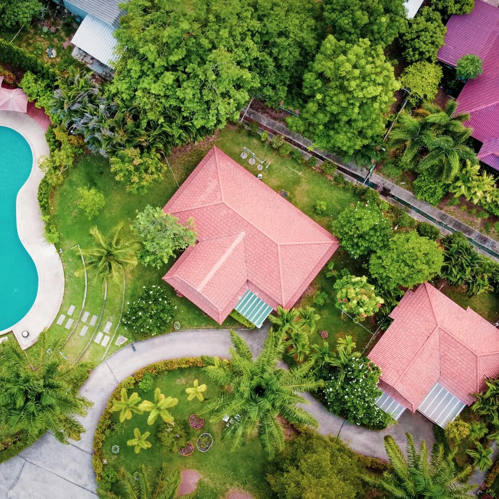 Выдача у виллы в Лаяне